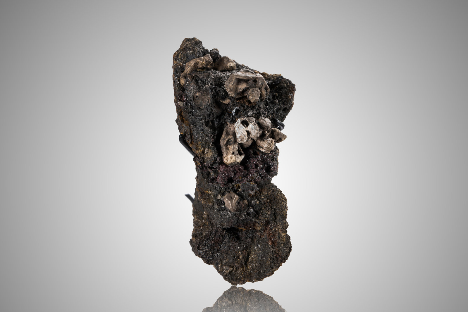 Moschellandsbergita
7.5 x 4 x 3.5 cm / Cristal principal: 1.6 cm
(Autor: Museo MIM)