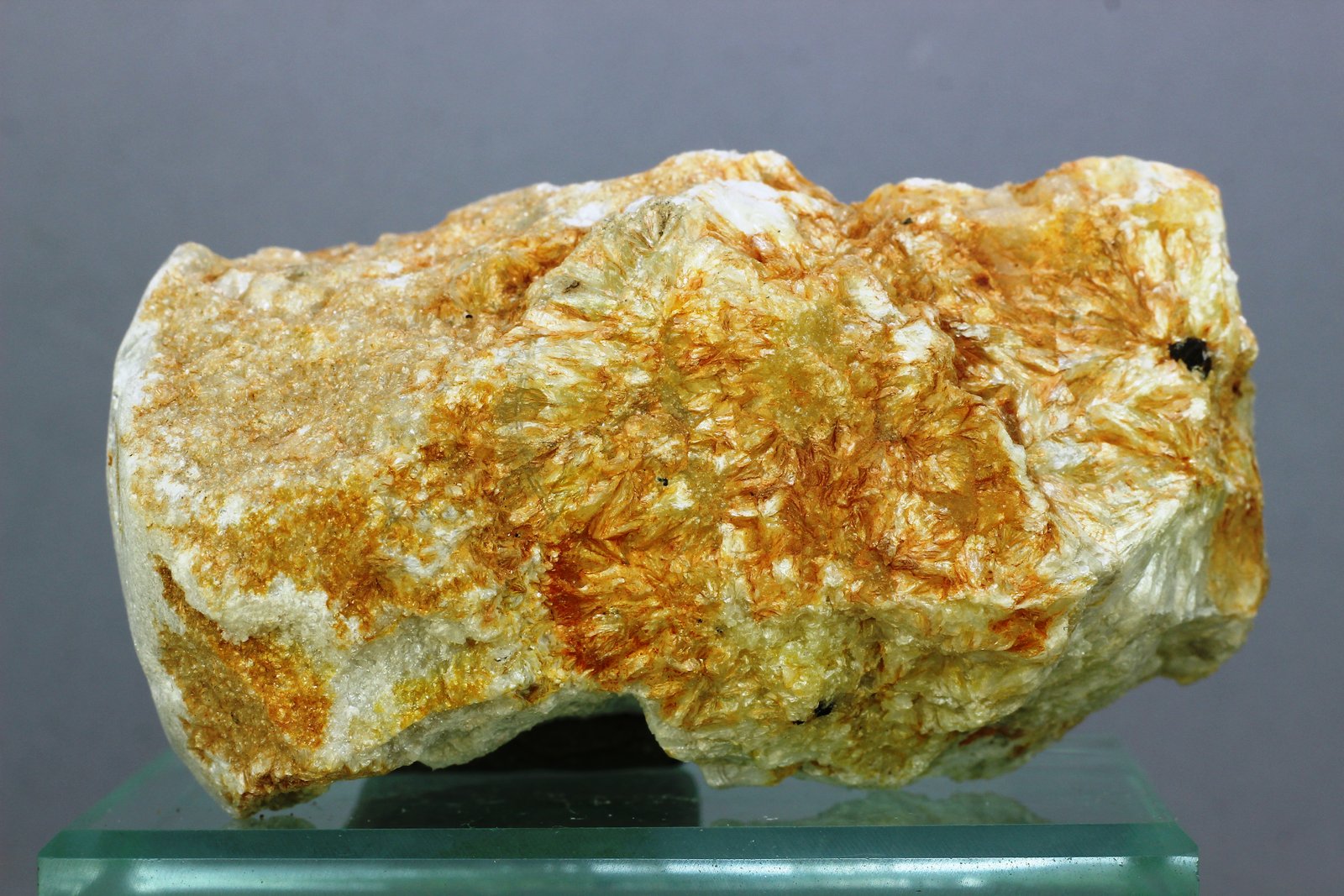 Moscovita
71x40 mm.
(Autor: Juan Espino)