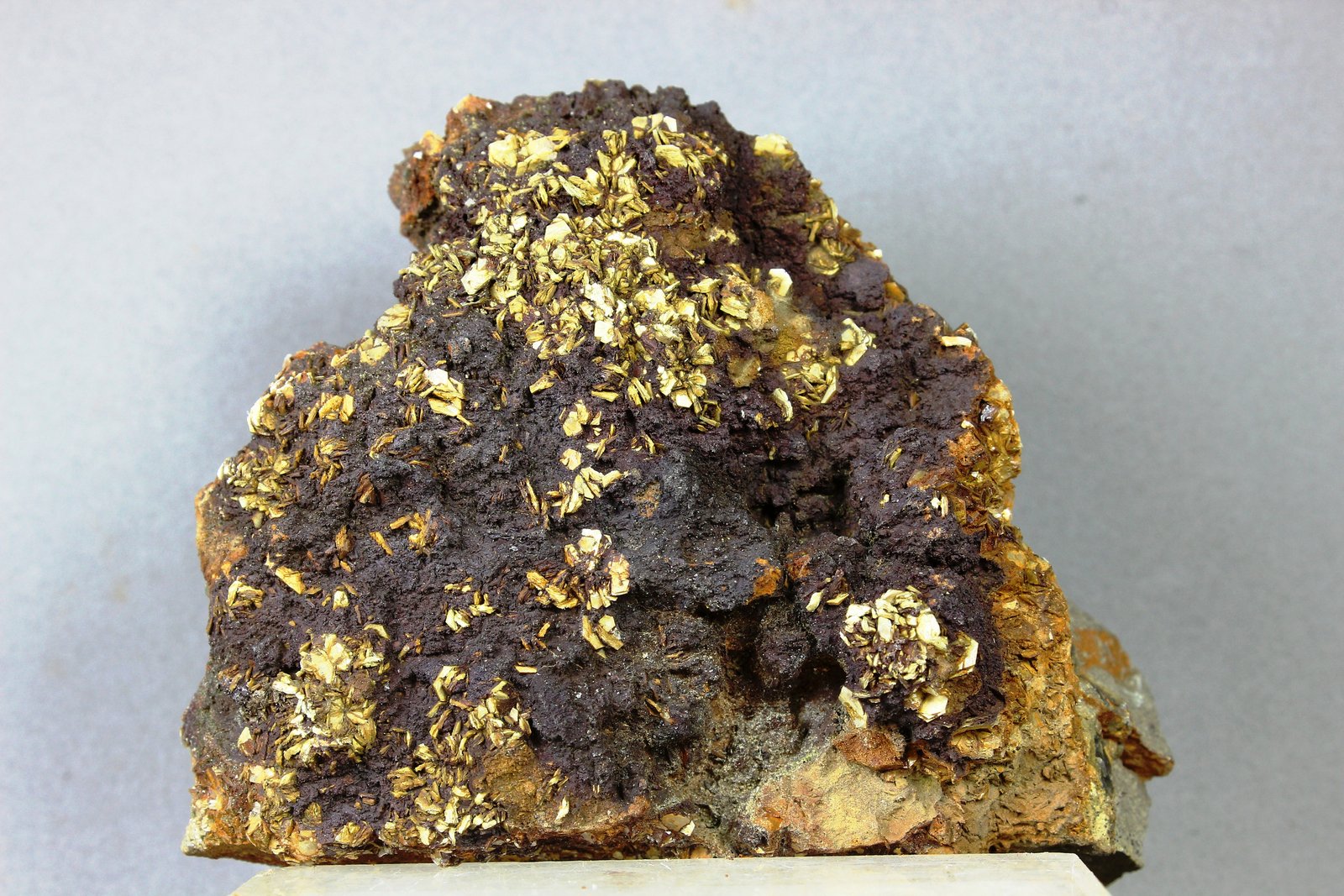 Moscovita (variedad sericita)
83x73 mm
(Autor: Juan Espino)