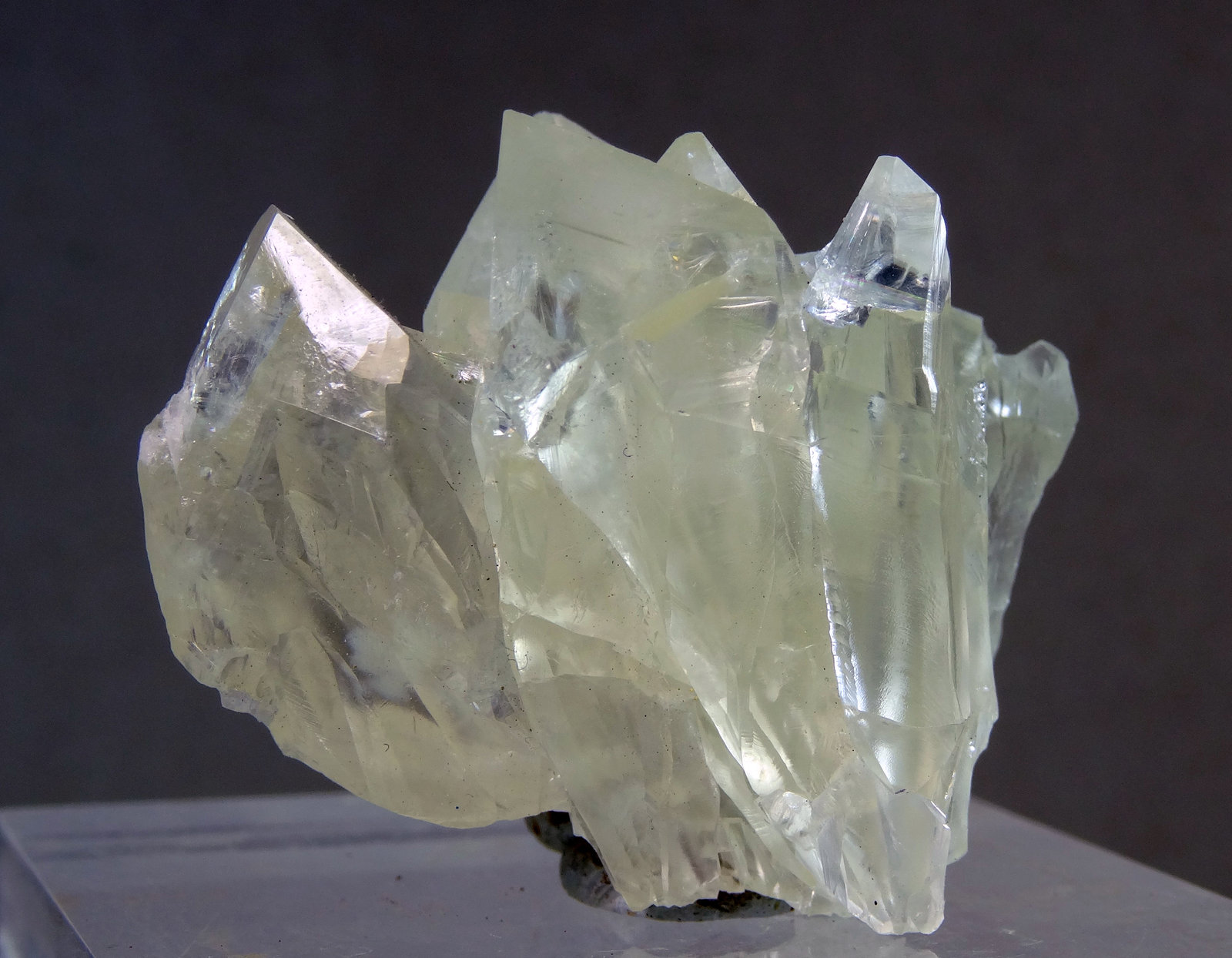 Calcita
Medida: 3,4 x 3,0 x 1,8 cms
(Autor: Joan Martinez Bruguera)