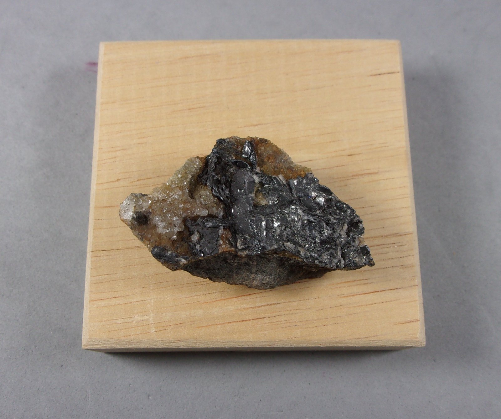 Nagyagita
3,5 x 2 cm.
(Autor: J. G. Alcolea)