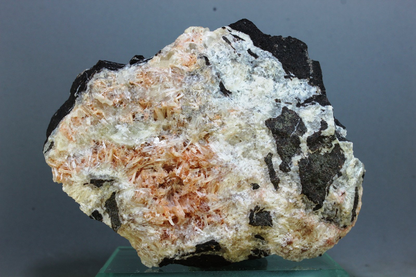 Natrolita
98x67x43 mm
(Autor: Juan Espino)