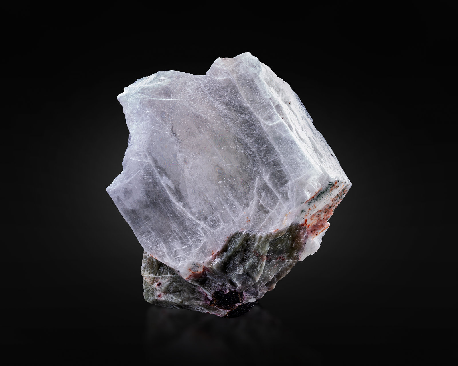 Natrosilita
13 x 9.5 x 12 cm / cristal principal: 12.2 cm
(Autor: Museo MIM)