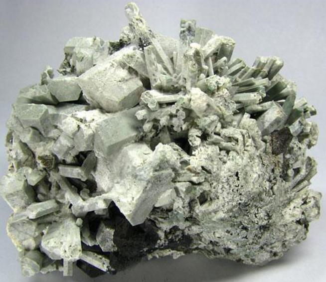 Nefelina y Schorlomita
9 x 6,6 x 5 cm
(Autor: Antonio Alcaide)