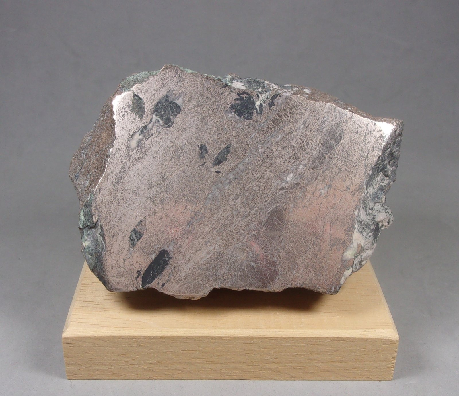 Niquelina
9,2 x 6 x 5 cm. 802 g.
(Autor: J. G. Alcolea)