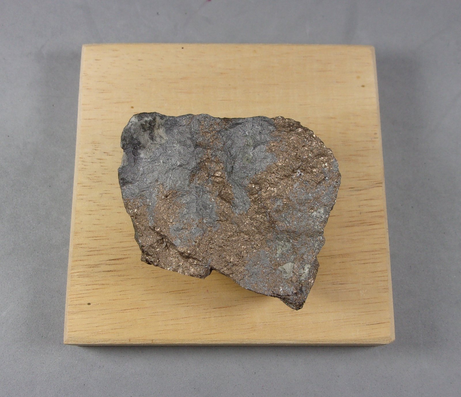 Niquelina
5 x 4,5 cm.
(Autor: J. G. Alcolea)