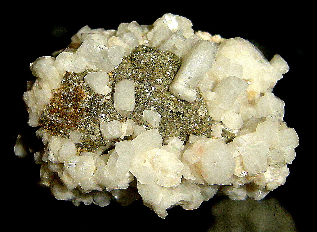 Albita
5 x 4 x 3,3 cm
(Autor: Anisio Claudio)