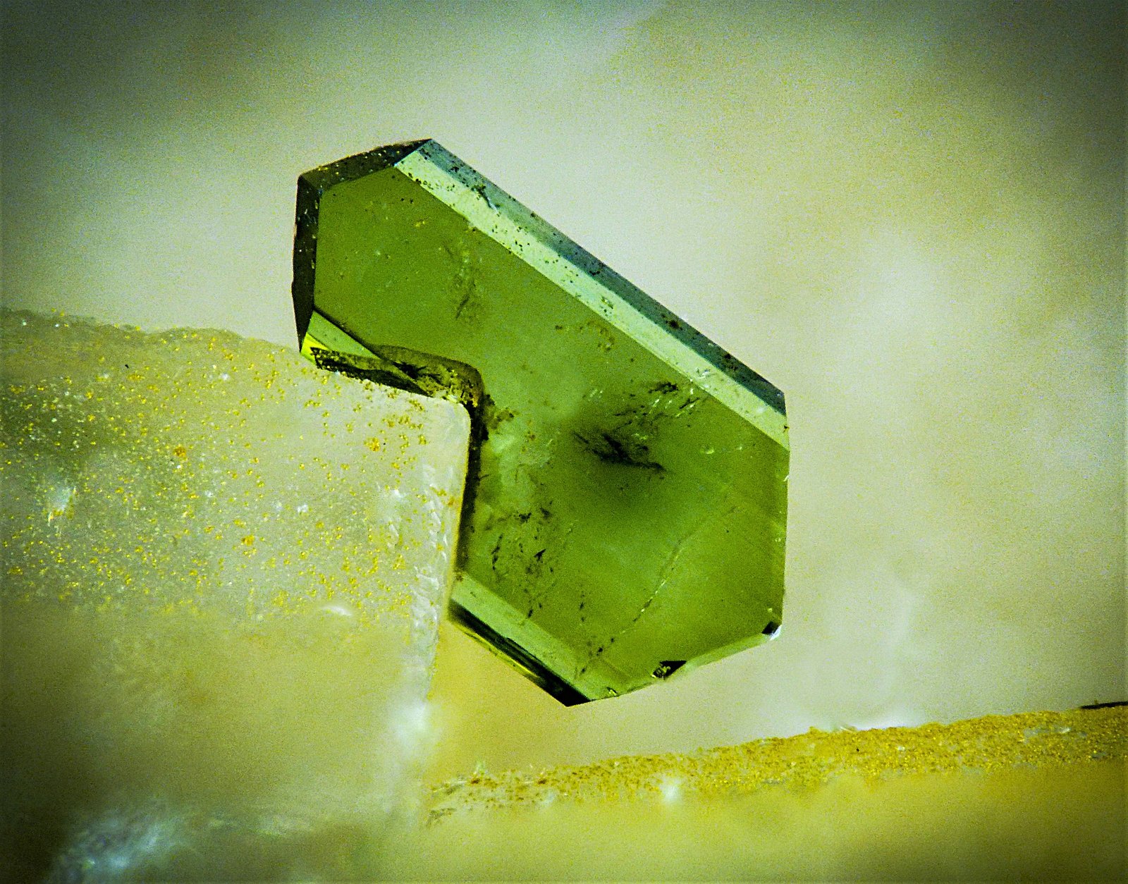Olivenita
3 mm
(Autor: Borja Sainz de Baranda)