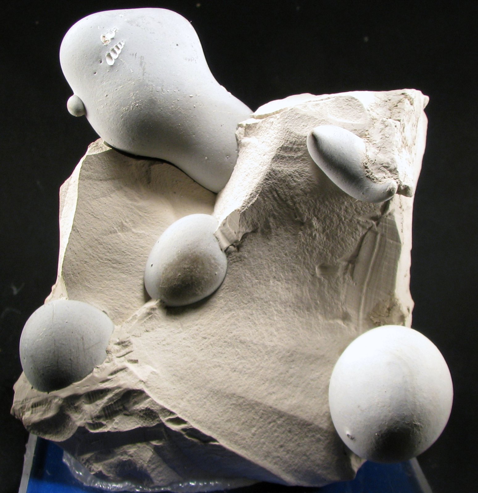Ópalo (variedad menilito)
87 x 75 x 48 mm.
(Autor: José Luis Zamora)