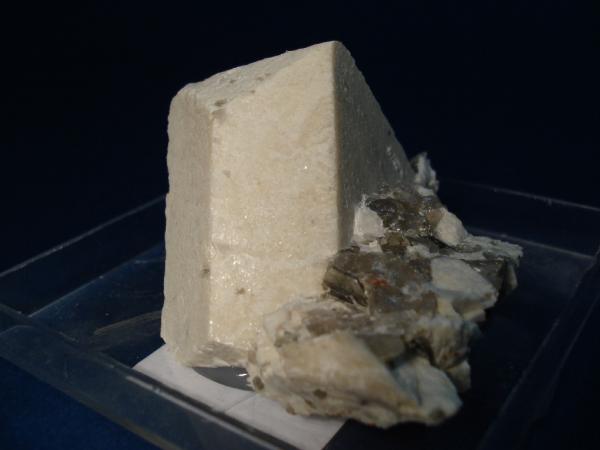 Ortoclasa
8X7 cm.
(Autor: Echevarria)
