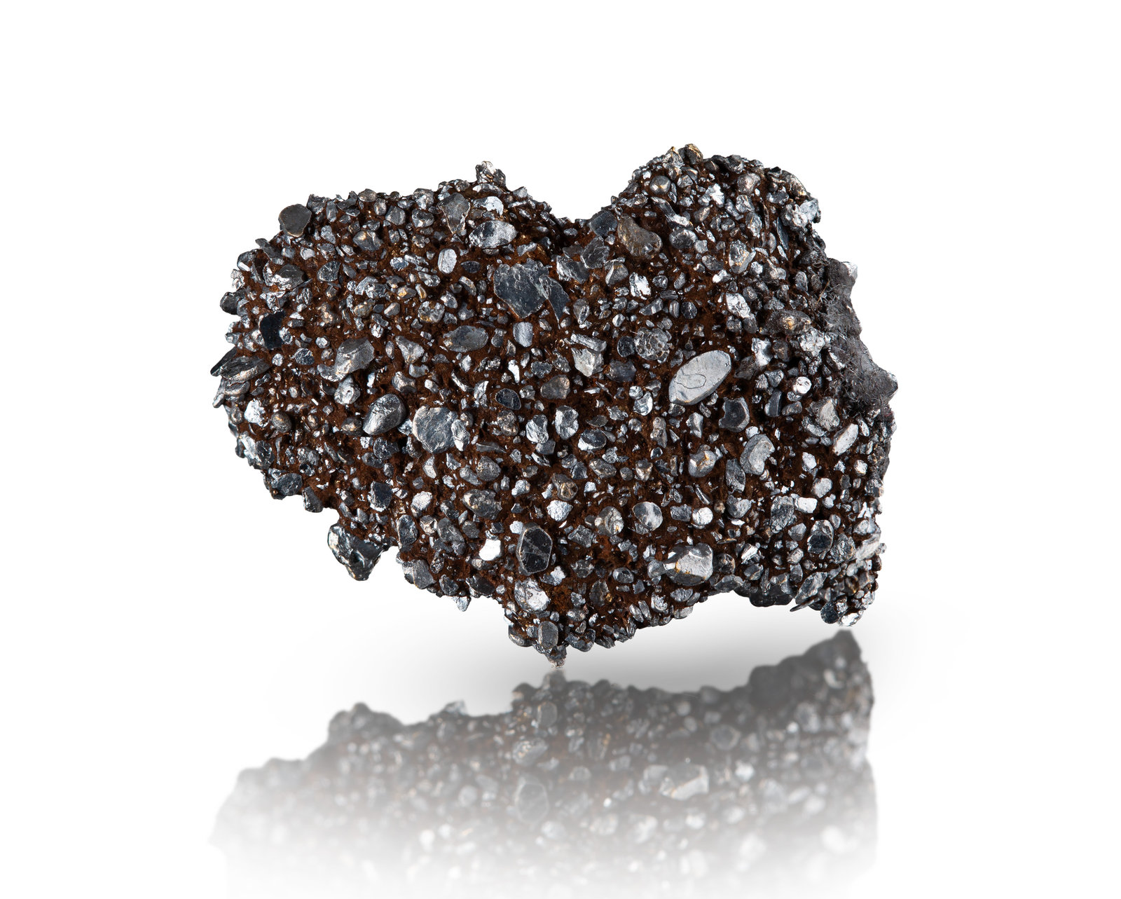 Osmio (variedad iridosmina)
2.5 x 2 x 1 cm / cristal principal: 0.3 cm
(Autor: Museo MIM)