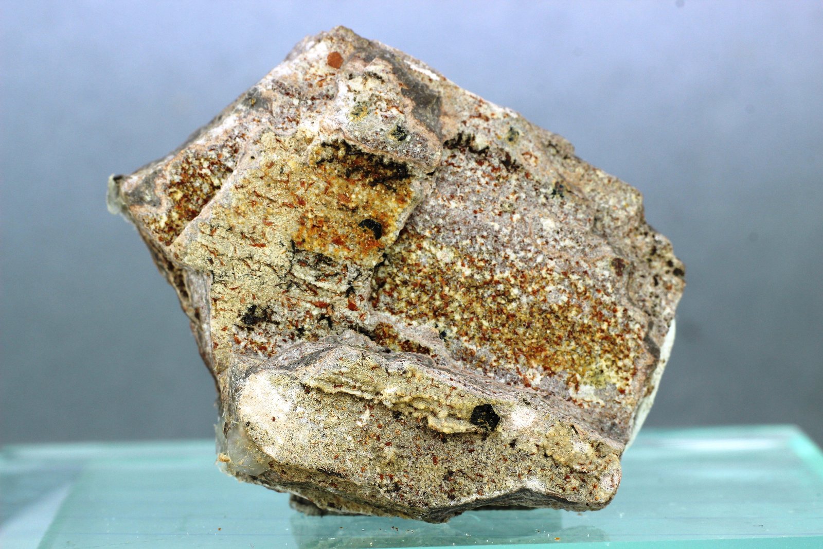 Osumilita
40x30 mm
(Autor: Juan Espino)