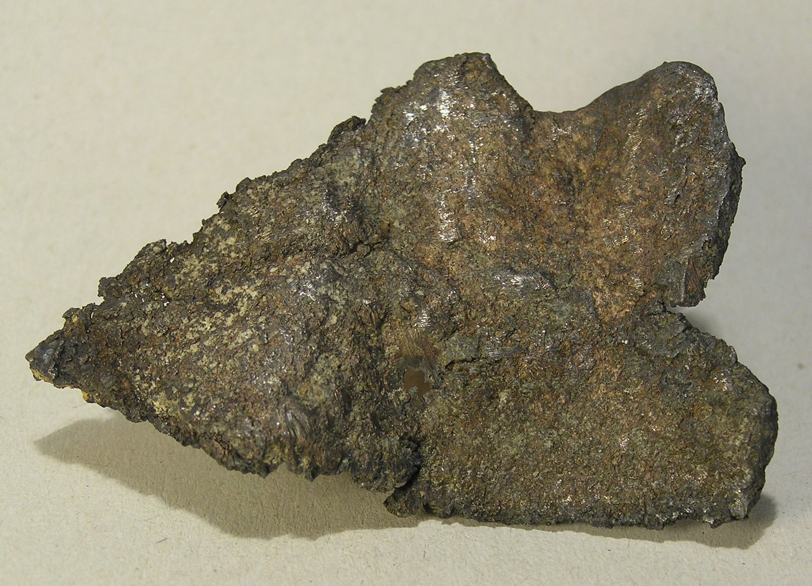 Plata
6,5 x 4,2 x 0,2 cm.
(Autor: Frederic Varela)