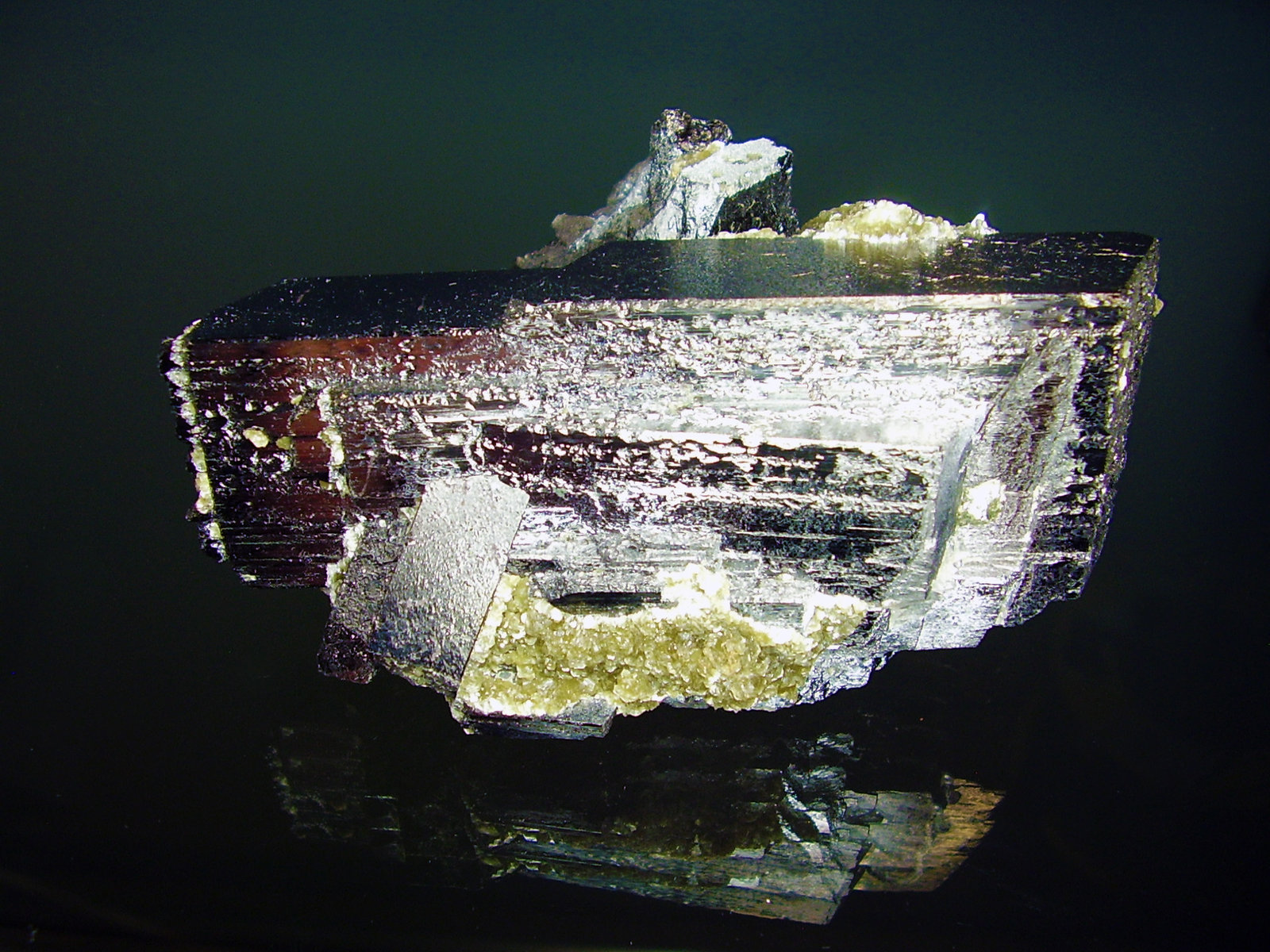 Ferberita con Moscovita
10,5x8 cm
(Autor: geoalfon)