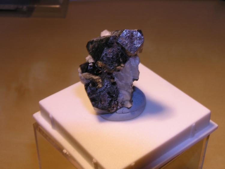 Skutterudita
Cristales de 2x2 cm.
(Autor: jcarlosjalcantara)