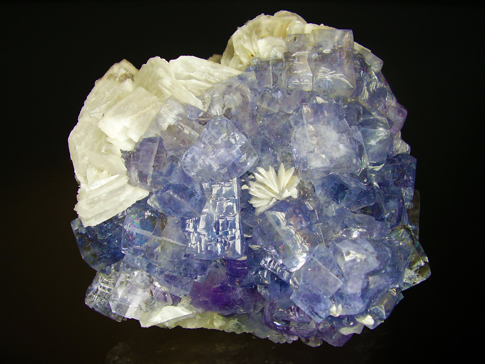 Fluorita, Barita
8´5x8 cm
(Autor: geoalfon)