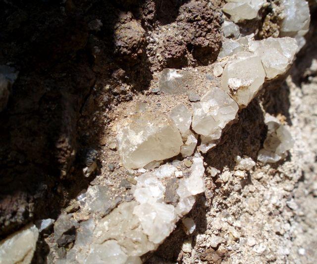 Calcita
Ancho del filón 8-9 cm
(Autor: María Jesús M.)