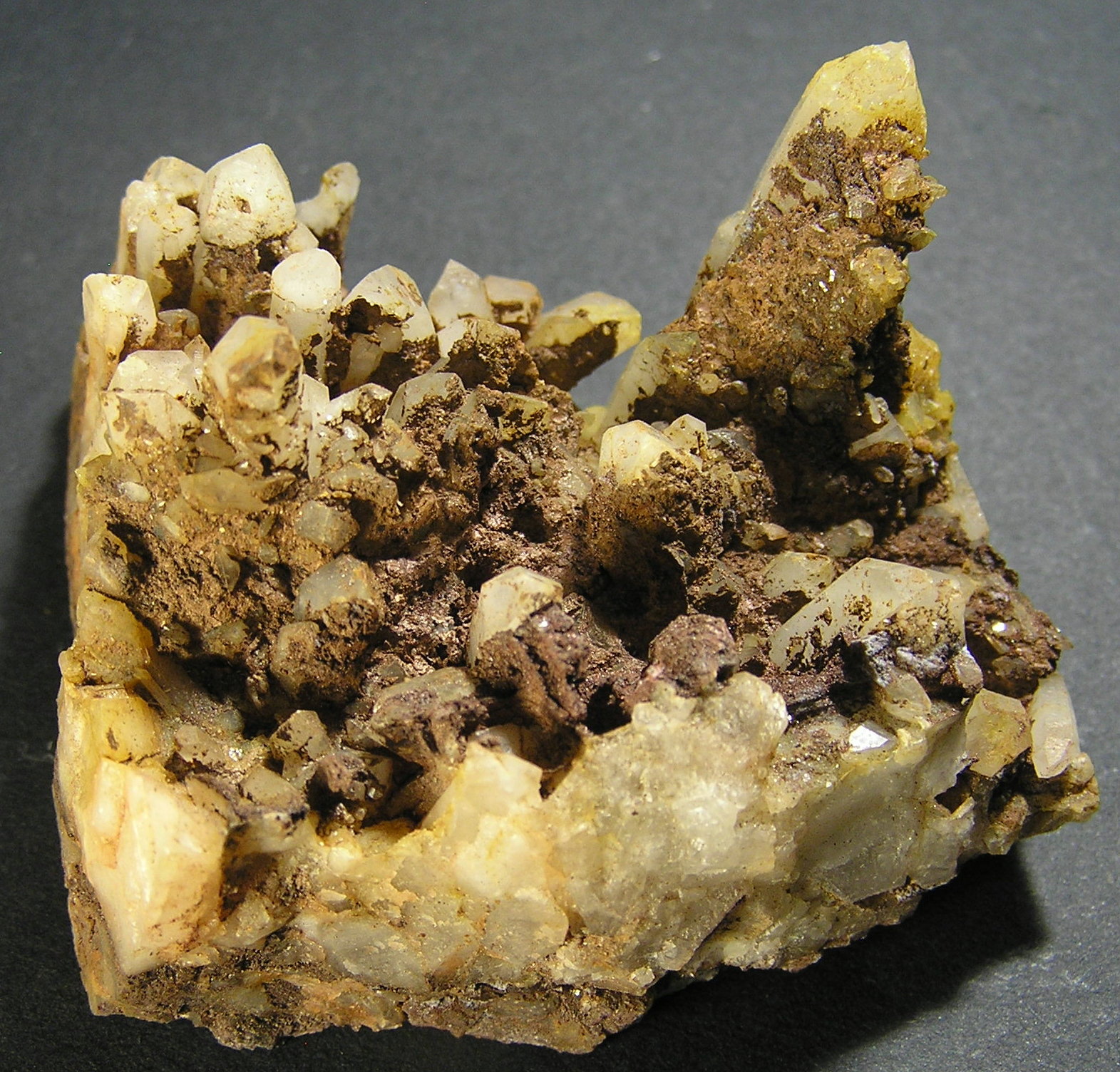 Cuarzo, Hematites
8 x 7 x 4 cm
(Autor: Frederic Varela)