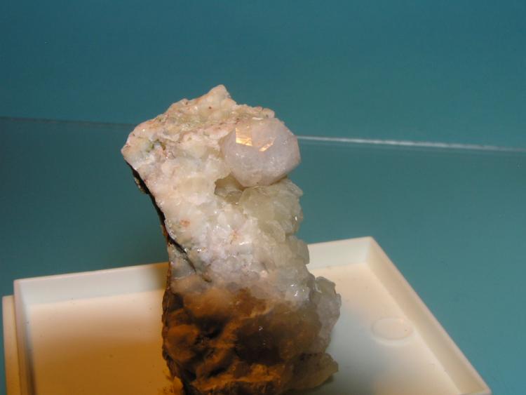 Analcima
6 x 2 cm.
(Autor: jcarlosjalcantara)