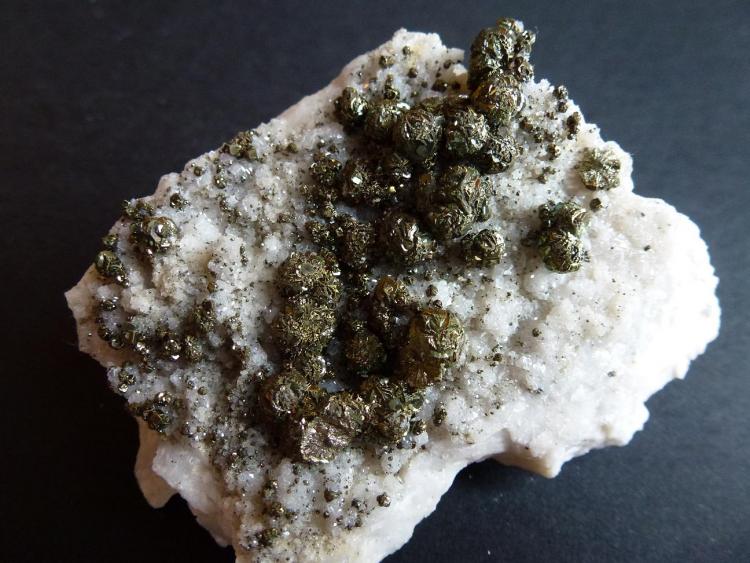 Pirita en Dolomita
6 x 6 cm.
(Autor: javier ruiz martin)