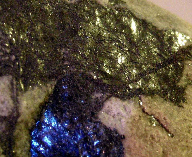 Hematites (variedad especularita "mica de hierro")
encuadre de 20 x 15 mm
(Autor: José María Tortajada)