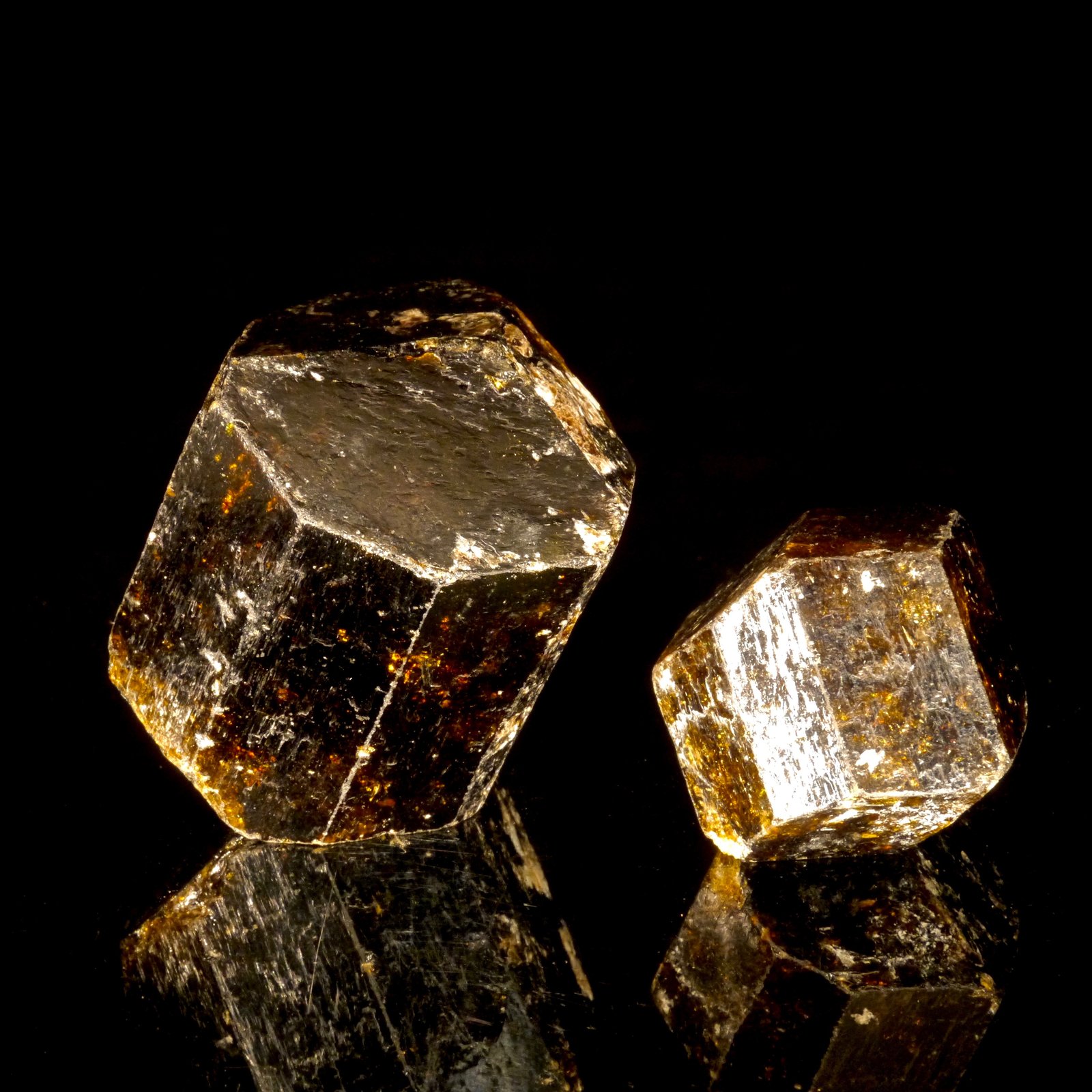 Dravita
el grande mide 6 x 4,5 x 4,5 cm
(Autor: Josele)