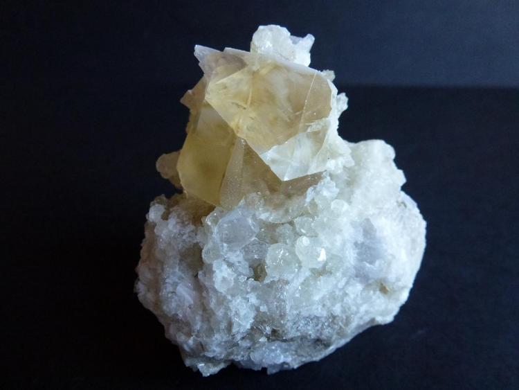 Calcita con Prehnita y otros
3 x 2 cm el cristal de Calcita
(Autor: javier ruiz martin)
