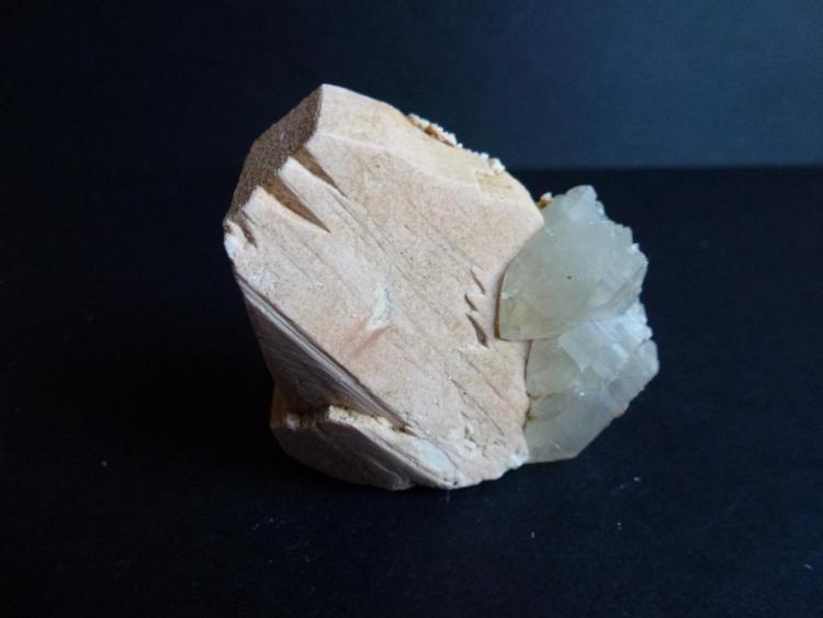 Ortoclasa y Cuarzo
6 x 5 cm.
(Autor: javier ruiz martin)