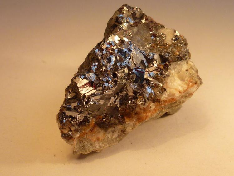 Galena y Cuarzo
3 x 3 cm.
(Autor: javier ruiz martin)