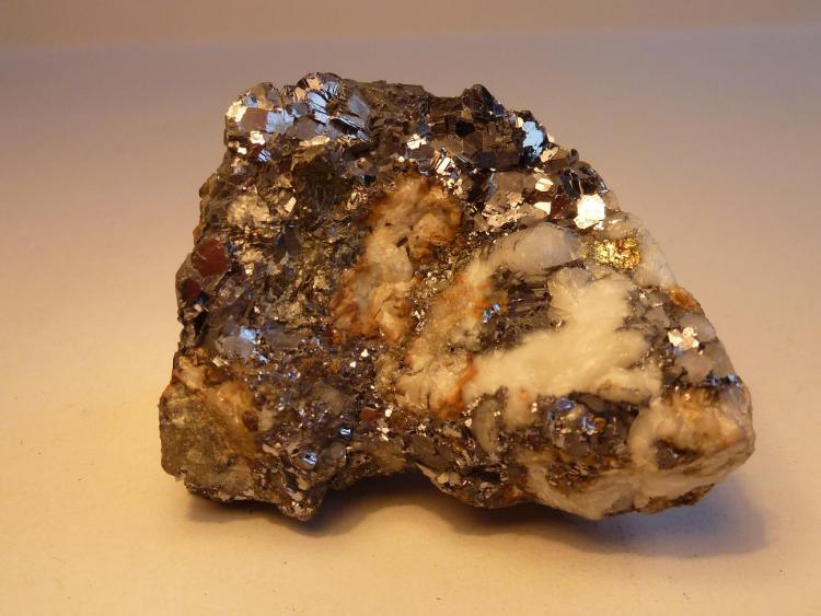 Galena, Cuarzo y Pirita
5 x 4 cm.
(Autor: javier ruiz martin)