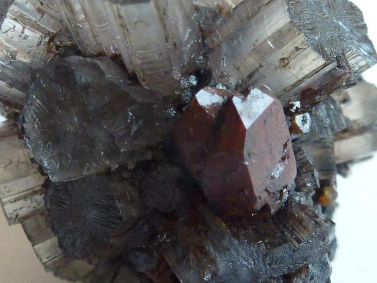 Aragonito con Cuarzo (variedad jacinto de compostela)
3 x 3 cm.
(Autor: javier ruiz martin)