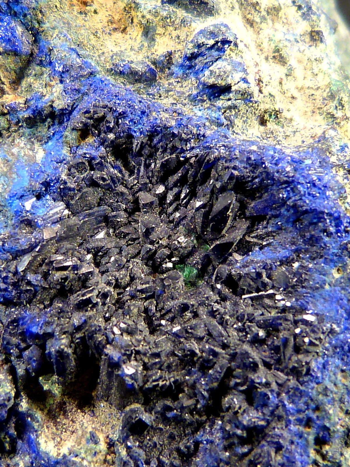 Azurita
3,5 x 7 x 4 cm.
(Autor: Felipe Abolafia)