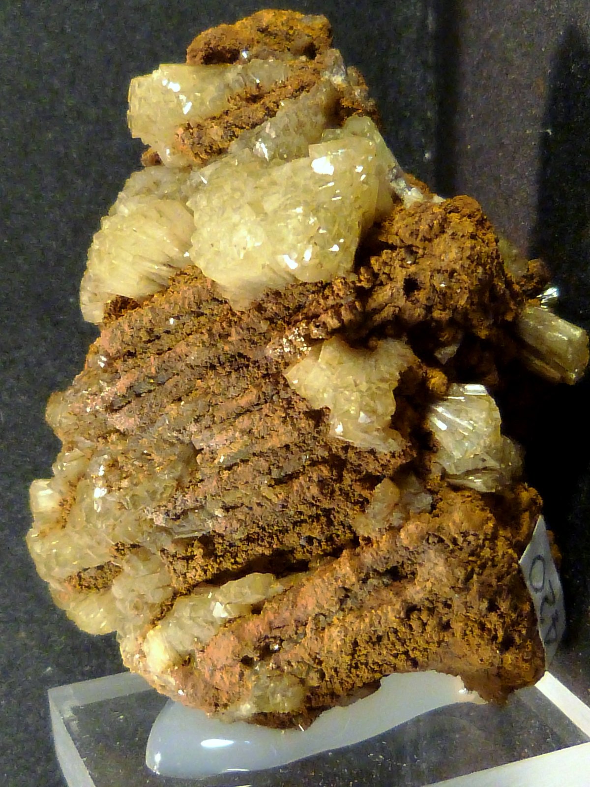 Adamita
3,5 x 5 x 2,5 cm.
(Autor: Felipe Abolafia)