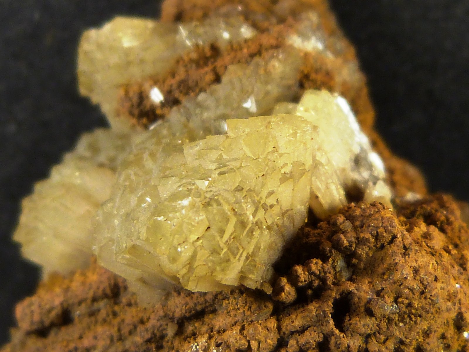 Adamita
3,5 x 5 x 2,5 cm.
(Autor: Felipe Abolafia)