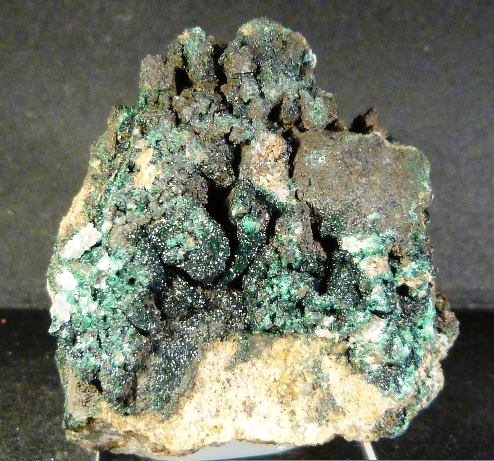 Libethenita
5 x 5,5 x 3 cm.
(Autor: Felipe Abolafia)
