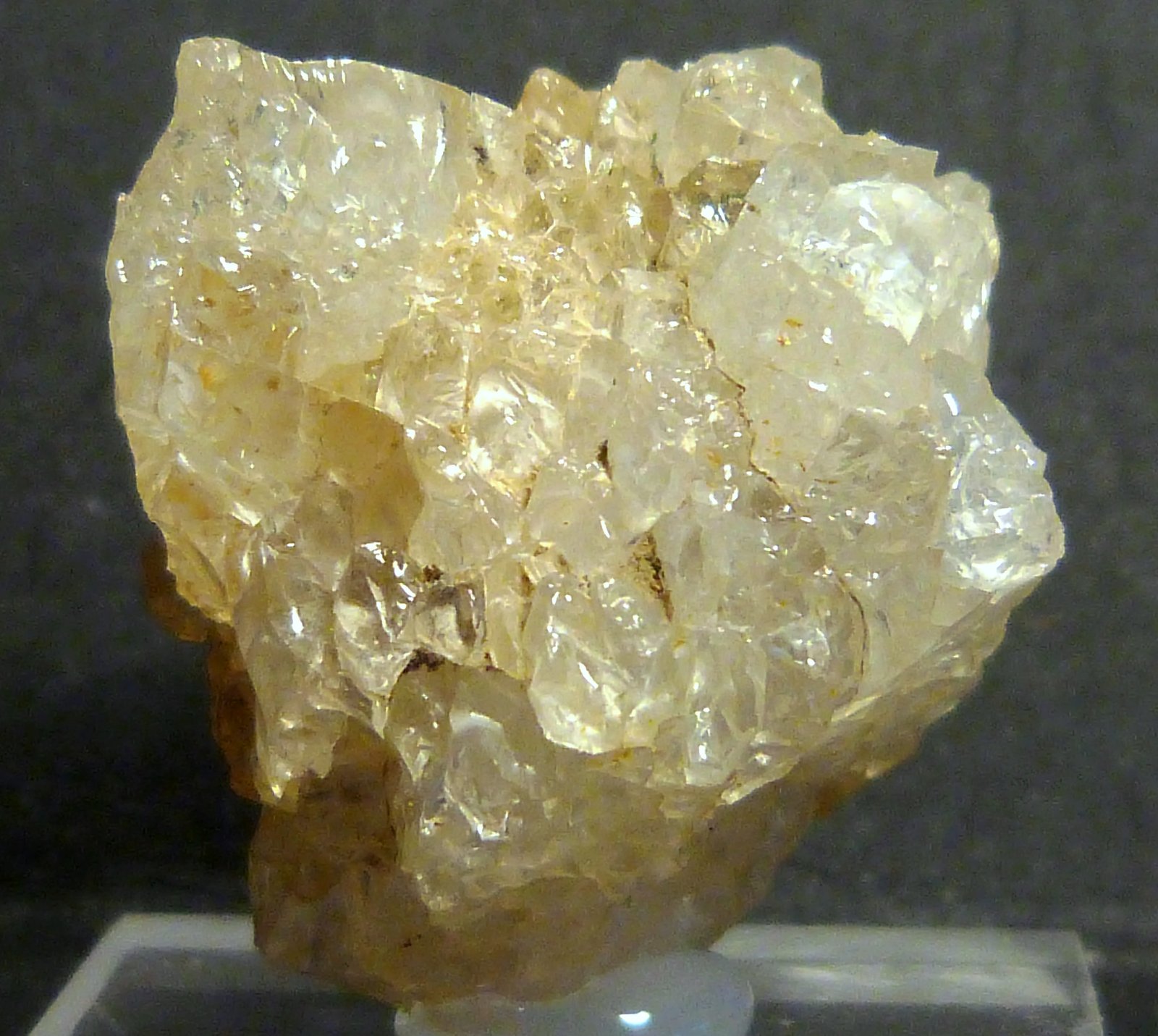 Cristobalita
2,5 x 2,5 x 2,5 cm.
(Autor: Felipe Abolafia)