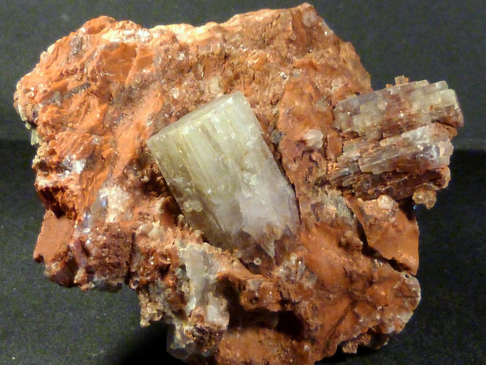 Aragonito
8 x 4,5 x 7 cm.
(Autor: Felipe Abolafia)