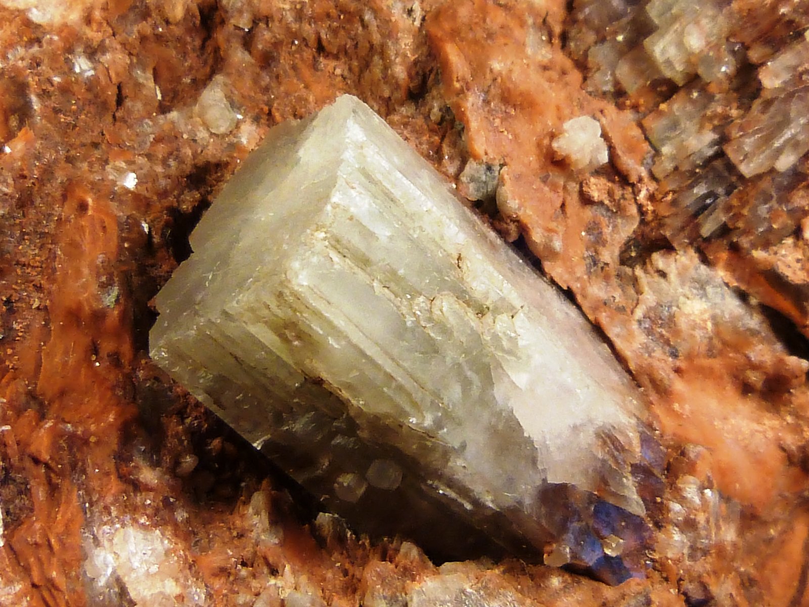 Aragonito
8 x 4,5 x 7 cm.
(Autor: Felipe Abolafia)