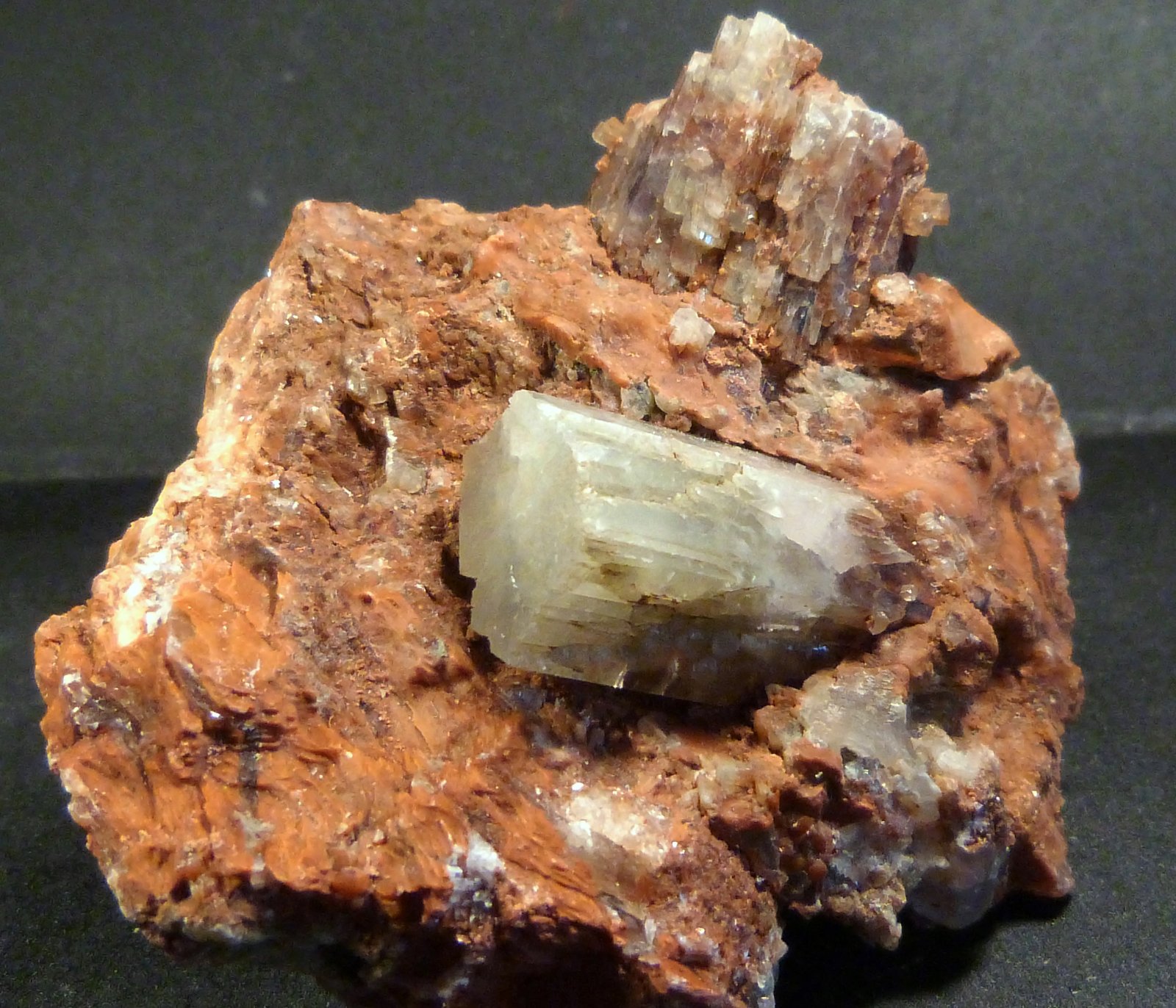 Aragonito
8 x 4,5 x 7 cm.
(Autor: Felipe Abolafia)