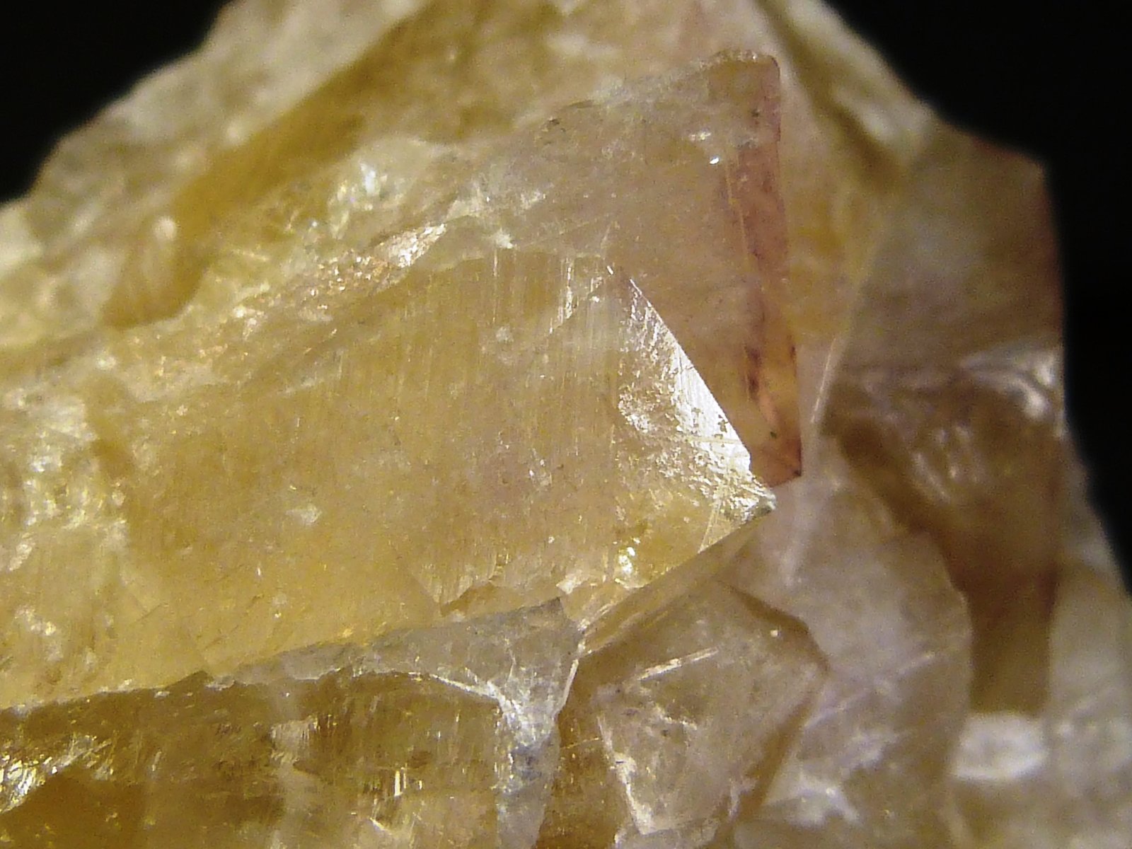 Fluorita
7 x 7 x 5 cm.
(Autor: Felipe Abolafia)