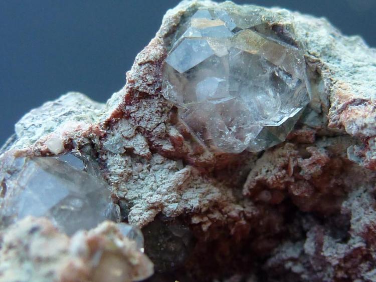 Analcima
3 x 2 cm, El cristal mayor 0,3 cm.
(Autor: javier ruiz martin)