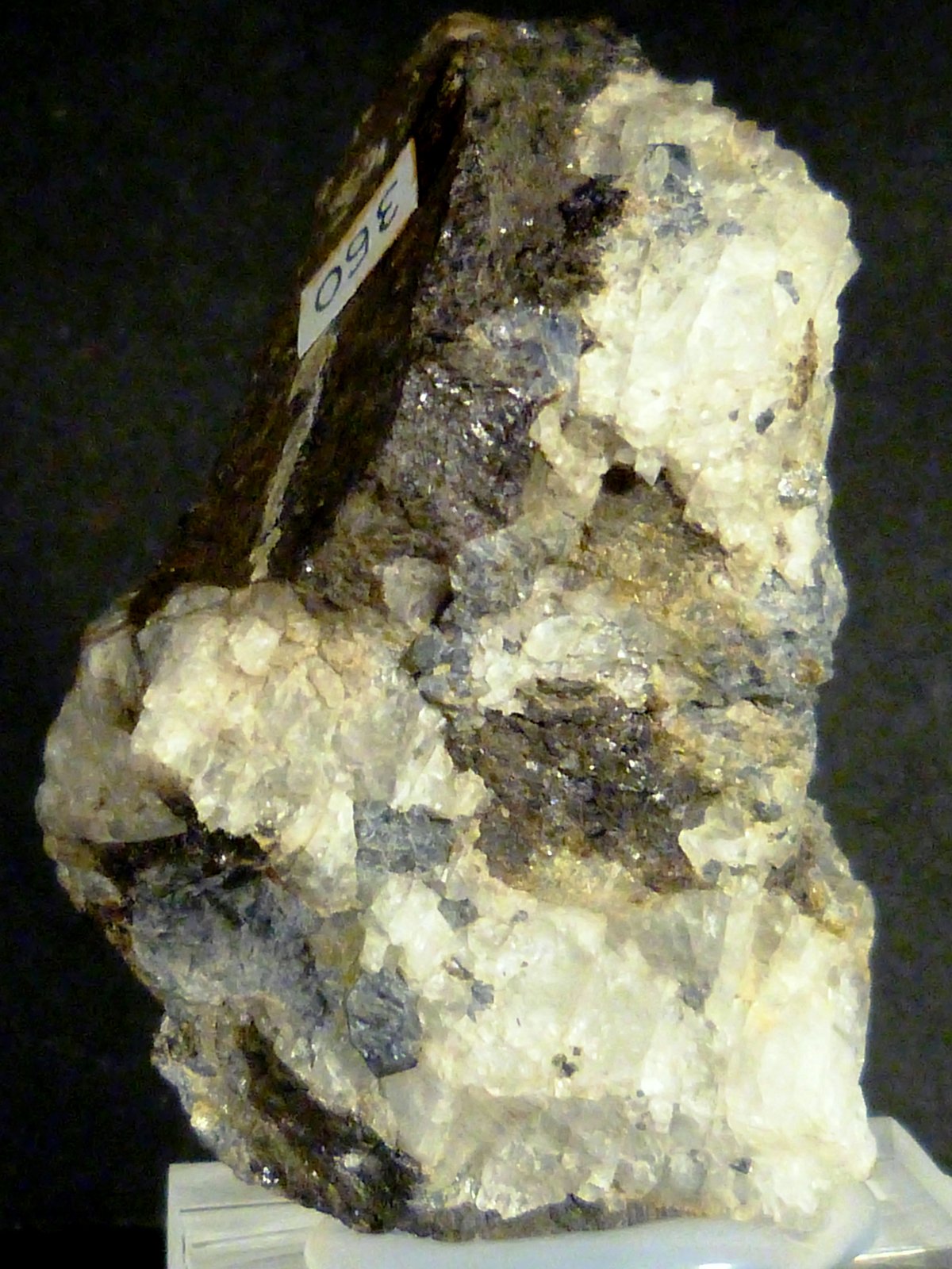 Gahnita, esfalerita y cuarzo
4 x 6 x 3 cm.
(Autor: Felipe Abolafia)