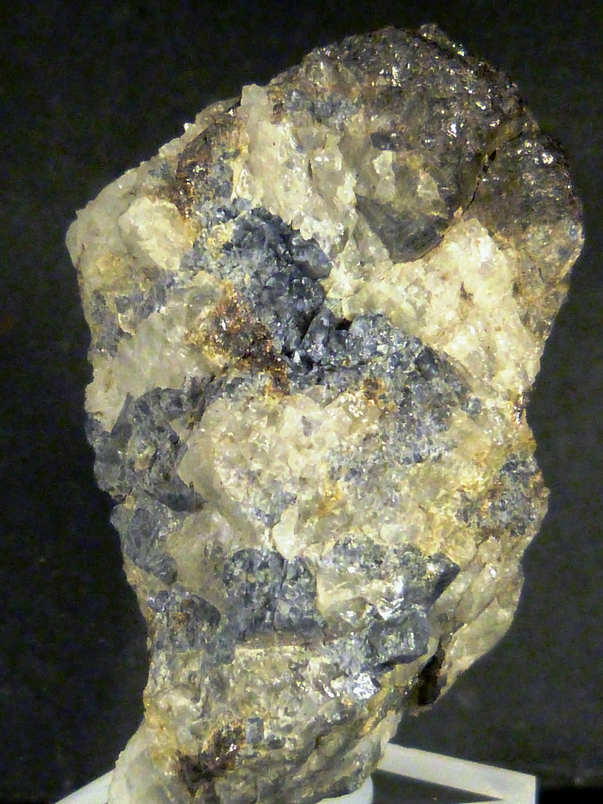 Gahnita, esfalerita y cuarzo
4 x 6 x 3 cm.
(Autor: Felipe Abolafia)