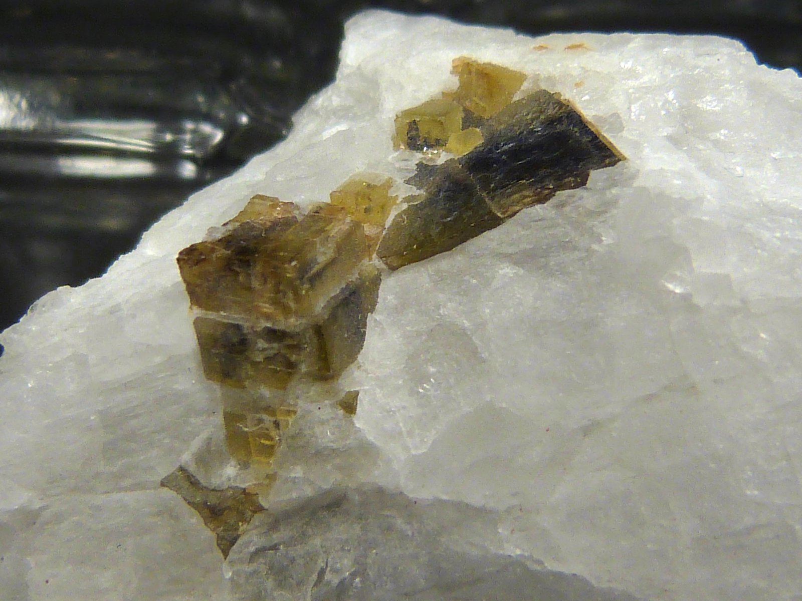 Fluorita, Siderita
4,5 x 4 x 2 cm.
(Autor: Felipe Abolafia)