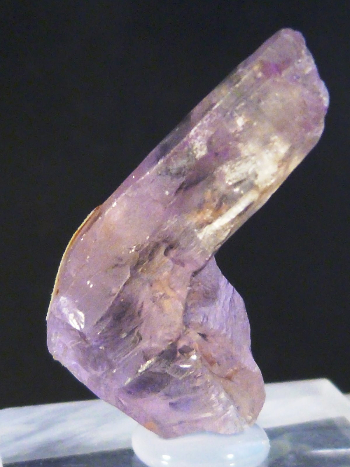 Espodumena (variedad kunzita)
1,5 x 3 x 1,5 cm.
(Autor: Felipe Abolafia)