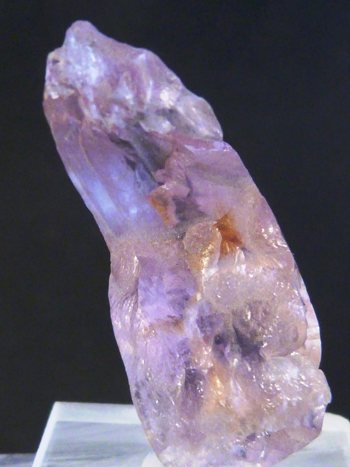 Espodumena (variedad kunzita)
1,5 x 3 x 1,5 cm.
(Autor: Felipe Abolafia)
