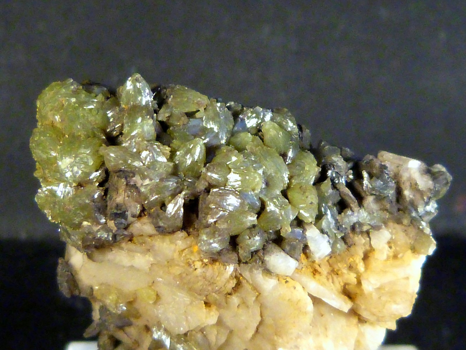 Piromorfita
4 x 4,5 x 3 cm.
(Autor: Felipe Abolafia)