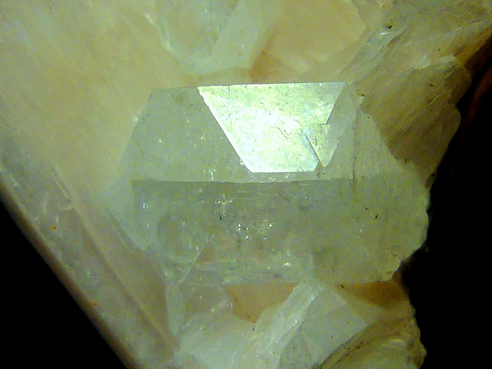 Estilbita
4,5 x 5 x 2,5 cm.
(Autor: Felipe Abolafia)