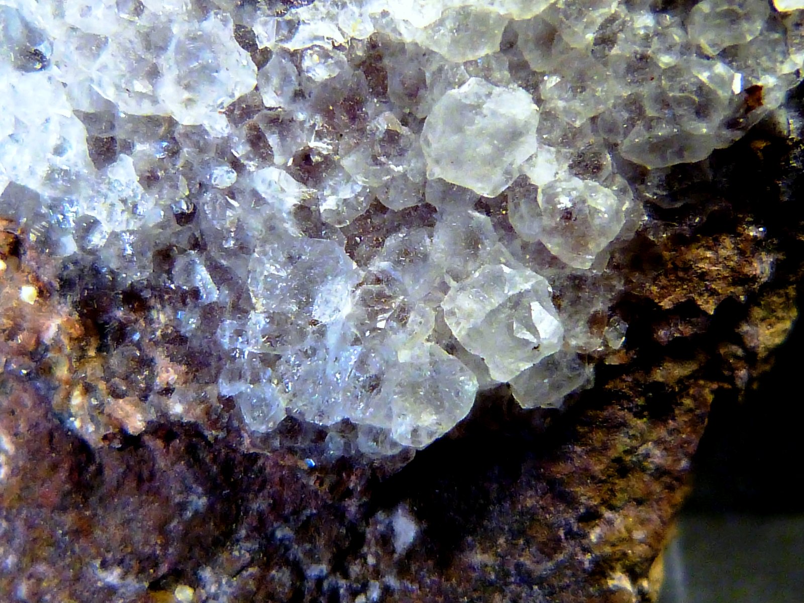 Analcima
2,5 x 4 x 1,5 cm.
(Autor: Felipe Abolafia)