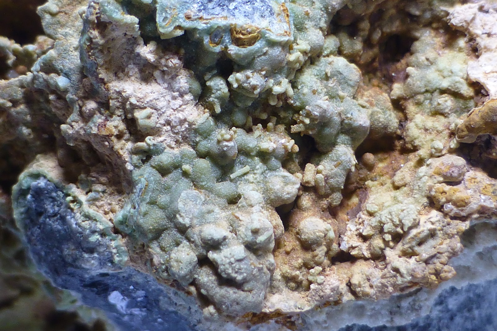 Piromorfita
Encuadre 3x2cm aprox.
(Autor: heat00)
